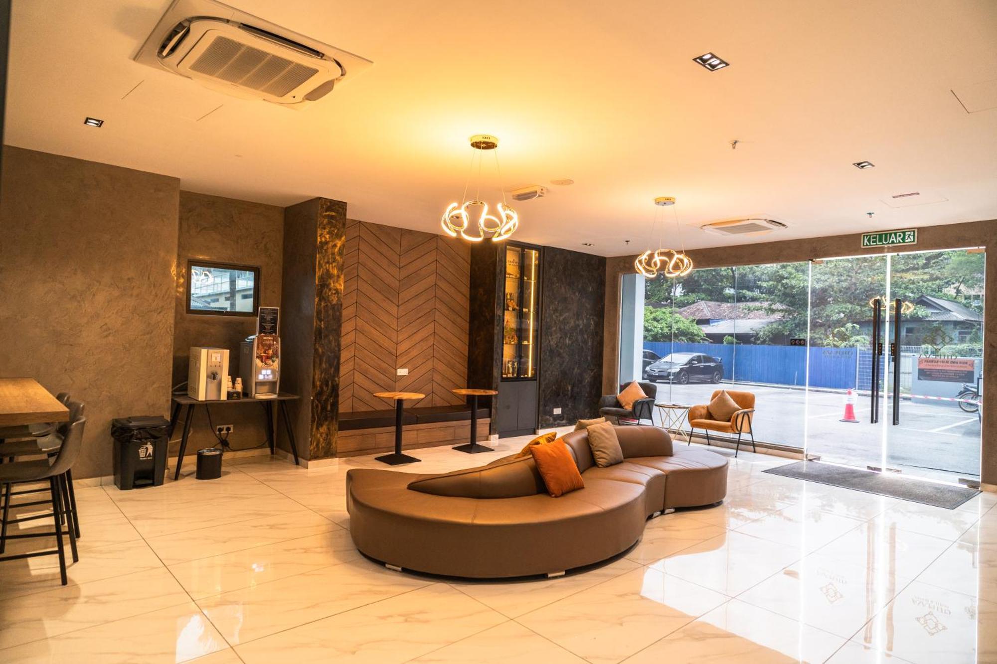 Dj Citi Plaza Hotel & Suites Куала-Тренгану Экстерьер фото